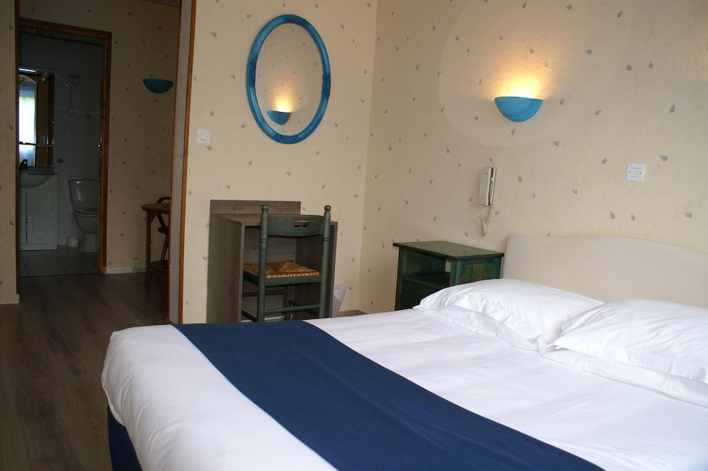 Hotel Celeste Bagnères-de-Luchon Pokoj fotografie