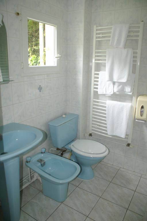 Hotel Celeste Bagnères-de-Luchon Pokoj fotografie