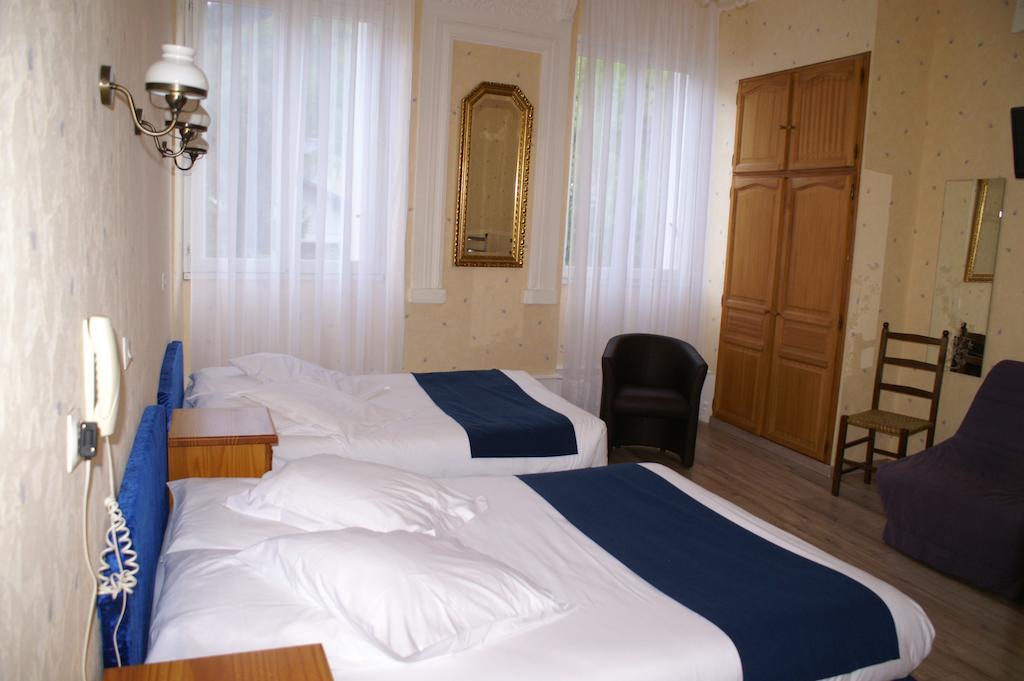 Hotel Celeste Bagnères-de-Luchon Pokoj fotografie